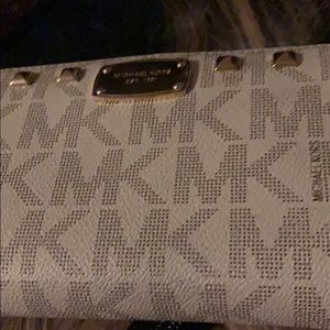 Meet your Posher, Karla